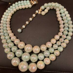 Elegant Pearl Necklace